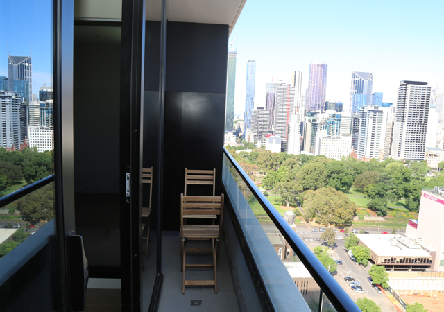 apartment west Melbourne